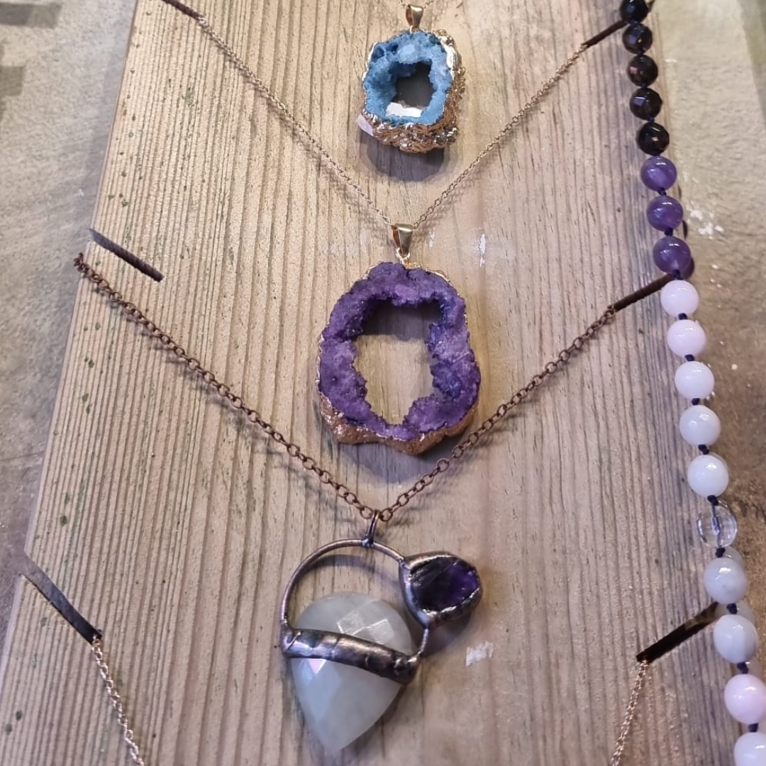 Exploring the World of Crystals: A Guide to Their Healing Powers