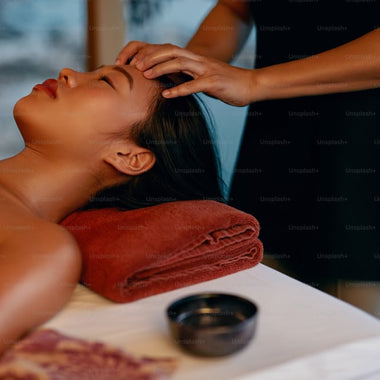 AYURVEDIC Indian Head massage  (option dry) with Kottamchukkadi Thailam herbs hot oil) and facial massage with saffron luxury cream and 10 beauty herbs- 40 mins